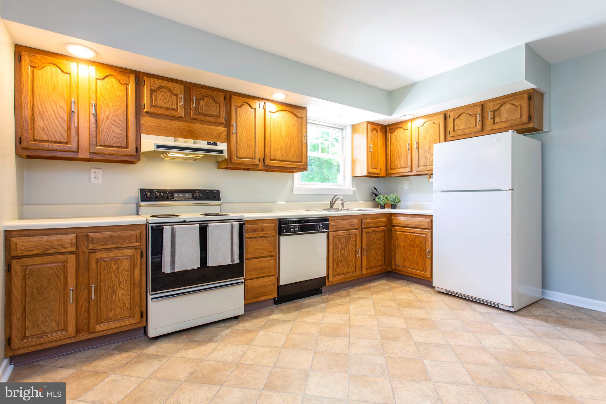 1720 Larkin Road Upper Chichester, PA 19061 - Photo 12 of 36 Gallery Image 12