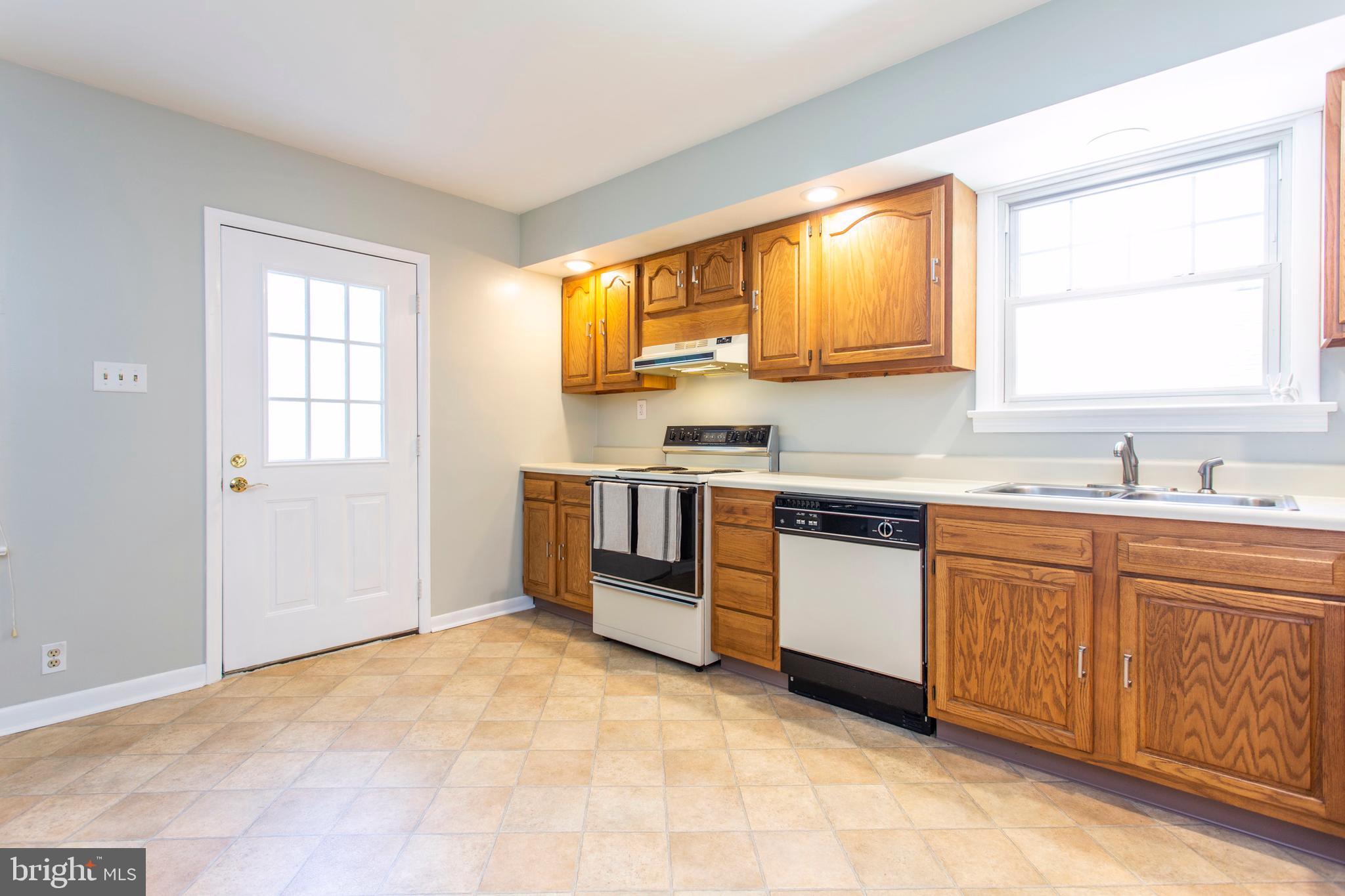 1720 Larkin Road Upper Chichester, PA 19061 - Photo 14 of 36 Gallery Image 14