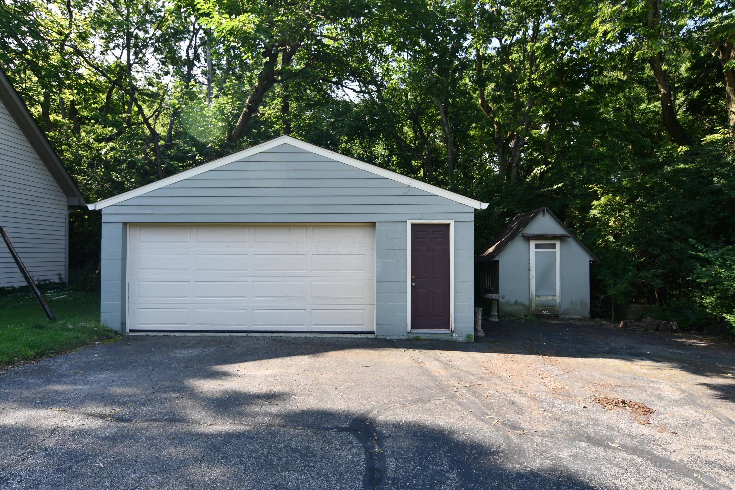 4360 Dublin Road Columbus, OH 43221 - Photo 32 of 41 2 Car-Work Garage