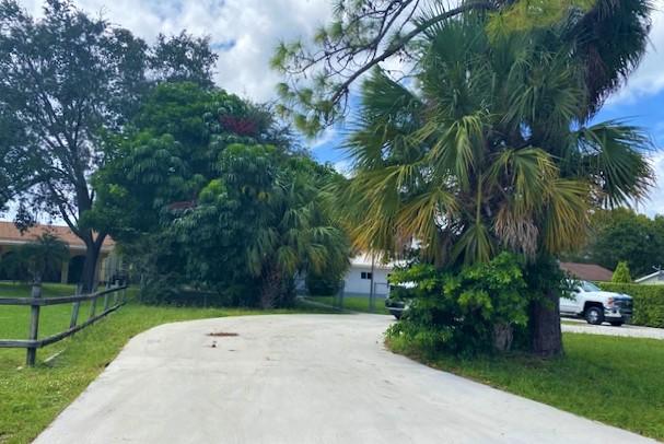 5573 3rd Road Lake Worth, FL 33467 - Photo 22 of 24 Vance - driveway