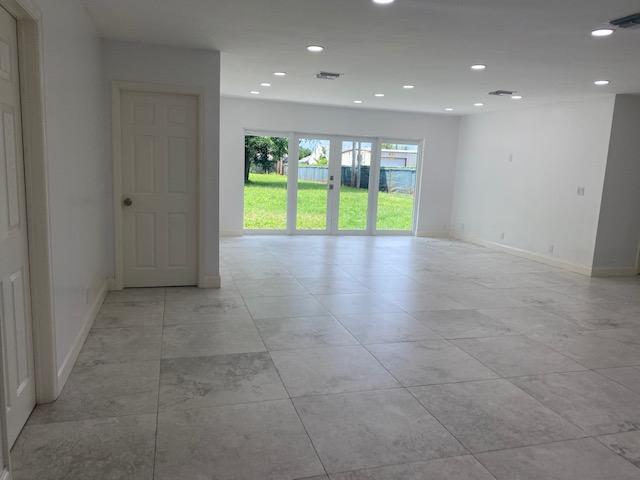 5573 3rd Road Lake Worth, FL 33467 - Photo 5 of 24 IMG_5517