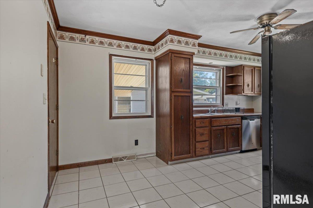 3606 Sheffield Road Springfield, IL 62703 - Photo 8 of 35 Gallery Image 8