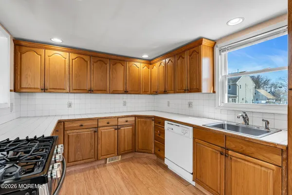 $415,000 | 76 Compton Avenue, Keansburg, NJ 07734
