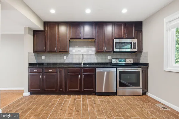 $480,000 | 614 Giles Place, Sterling, VA 20164