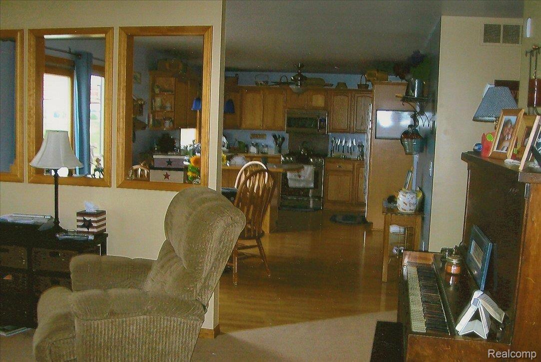 9082 W. Grand Blanc Rd. Gaines, MI 48436 - Photo 4 of 15 SCAN0053