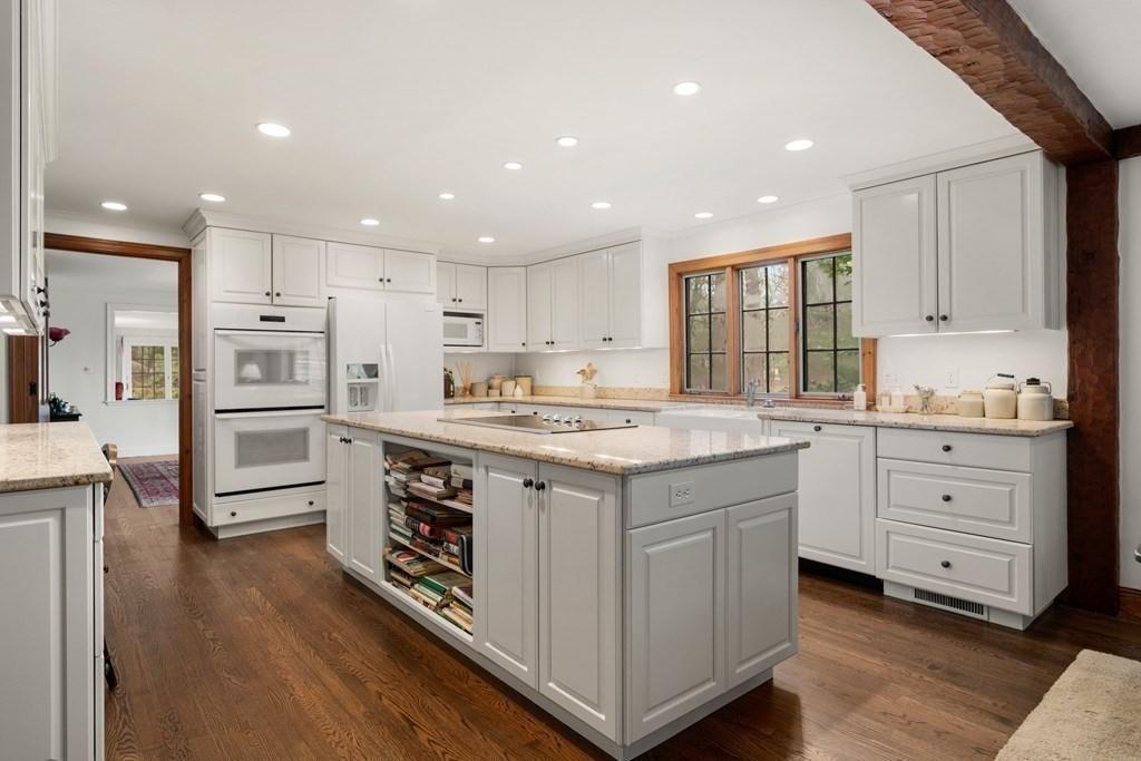 195 Meadowbrook Road Weston, MA 02493 - Photo 3 of 30