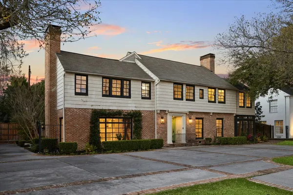 $2,100,000 | 3020 San Felipe Street, Houston, TX 77019