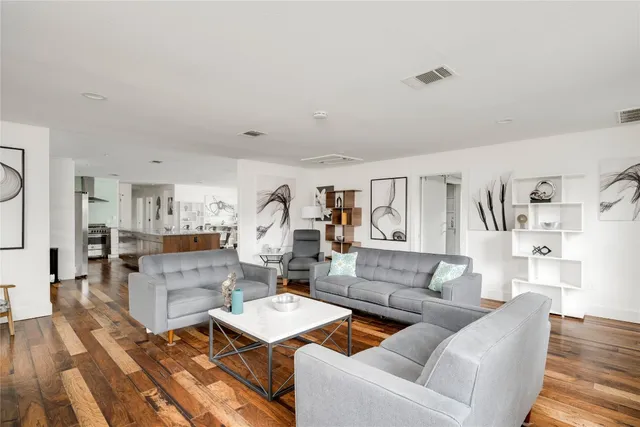 $2,000,000 | 2801 Cedarview Drive, Austin, TX 78704