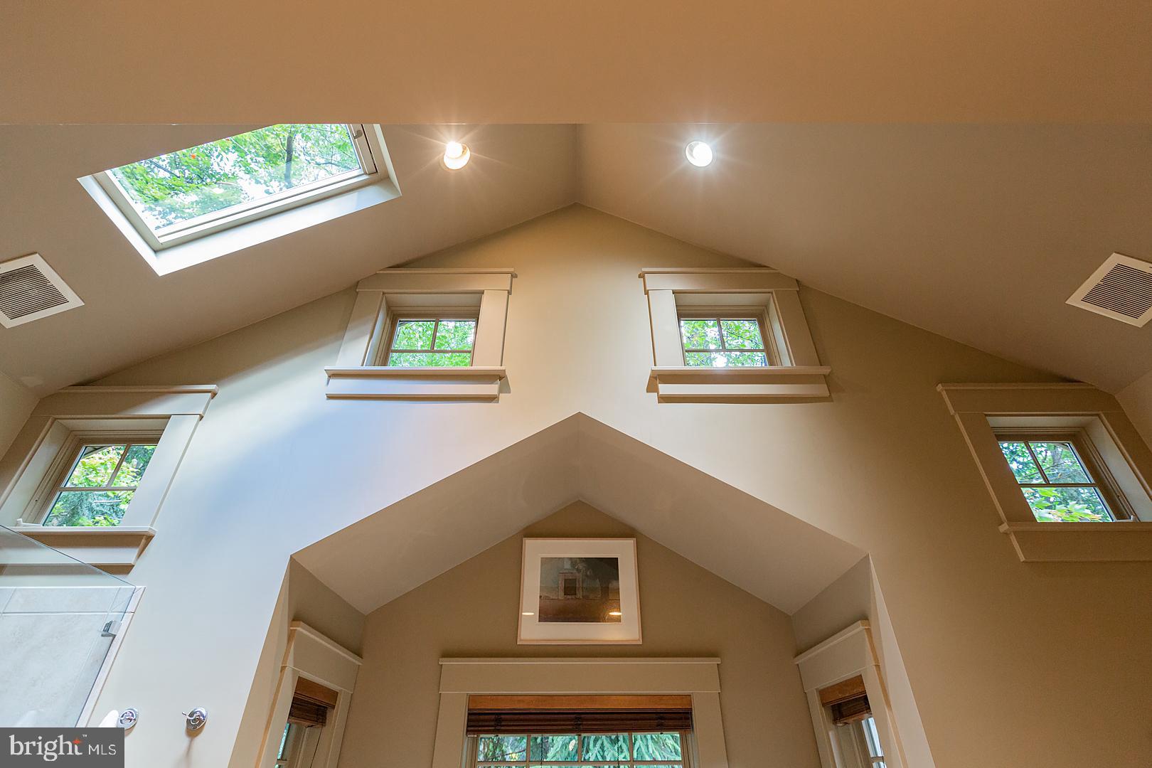 1015 Hunters Path Lancaster, PA 17601 - Photo 22 of 49 Custom feature windows