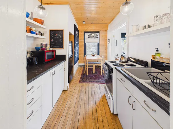 $549,000 | 37 Robinson Avenue, Rochester, VT 05767
