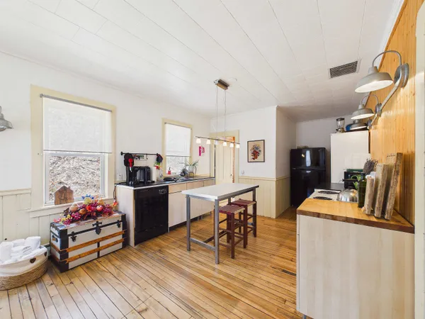 $549,000 | 37 Robinson Avenue, Rochester, VT 05767