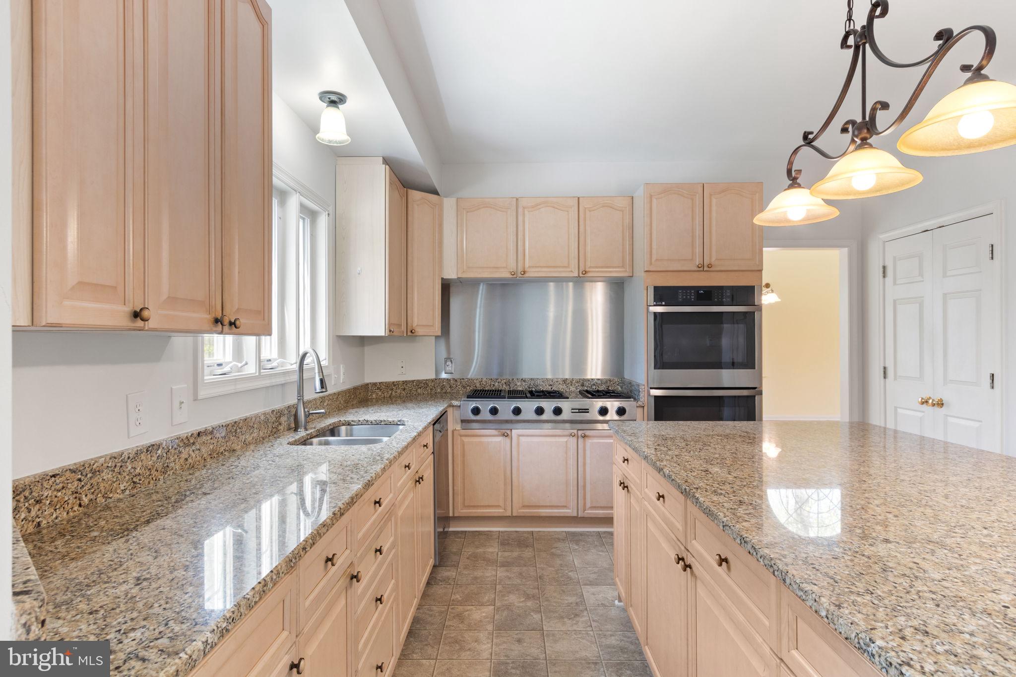 15 Riva Ridge Drive Stafford, VA 22556 - Photo 13 of 49 Chef's kitchen w/gas stovetop & double ovens