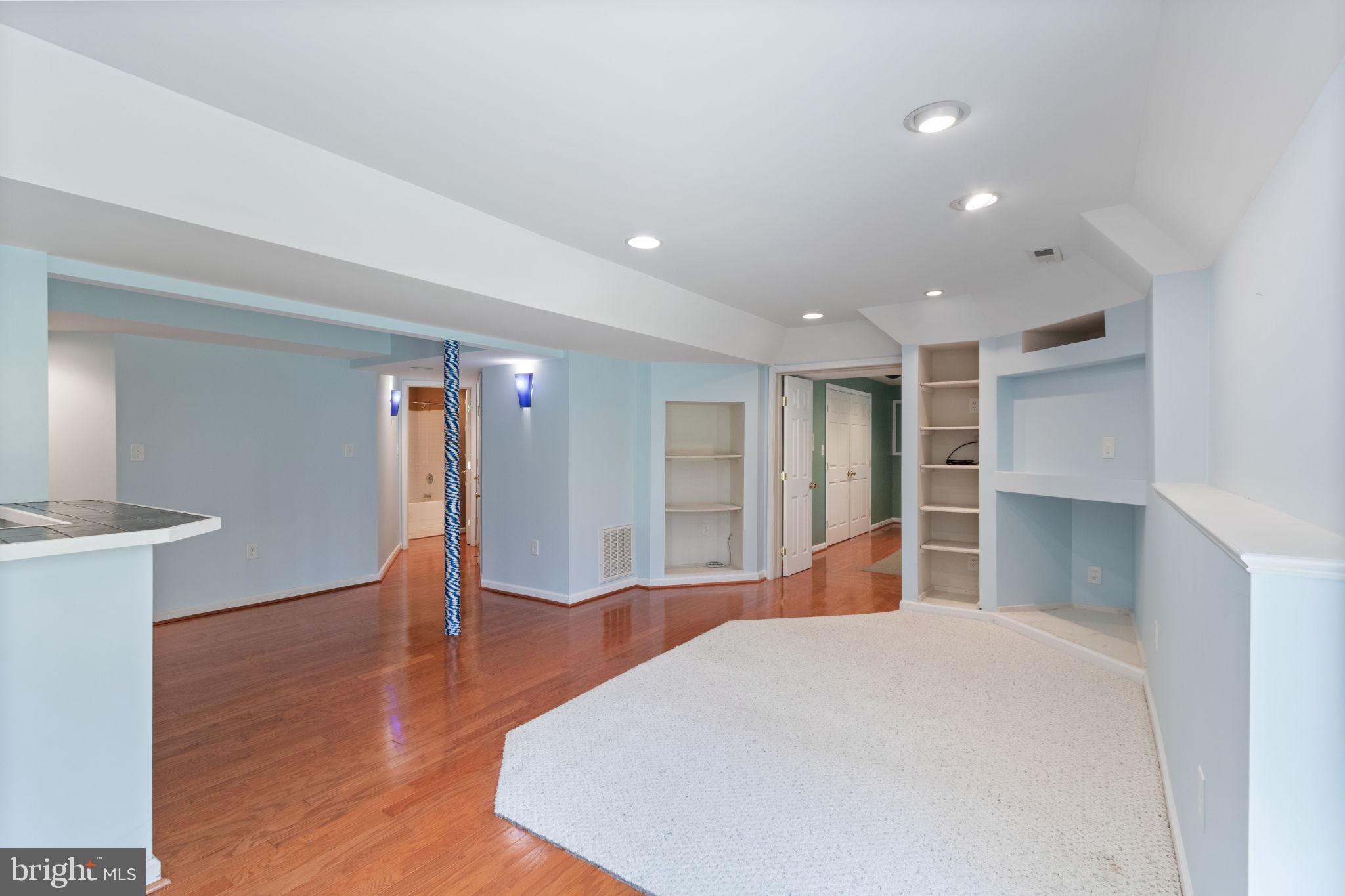 15 Riva Ridge Drive Stafford, VA 22556 - Photo 30 of 49 Built in shelving provides bonus storage space