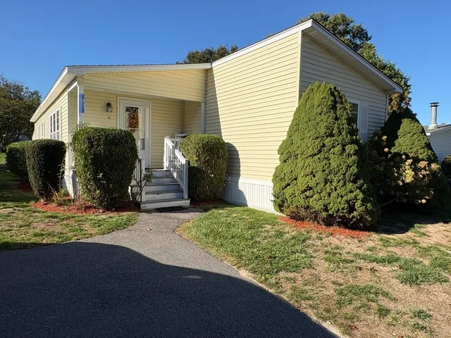 $269,900 | 51 Cobb Brook, Taunton, MA 02780