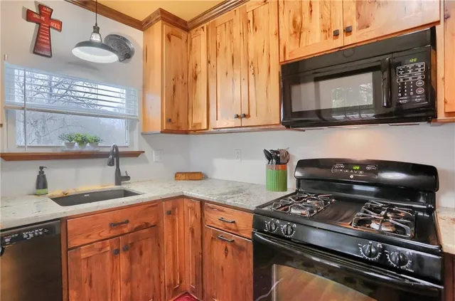 $375,000 | 955 Woodside Avenue, Ellwood City, PA 16117