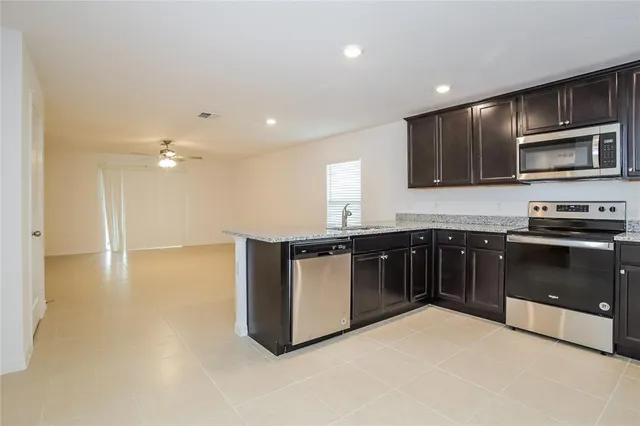 $2,195 | 1378 Brenway Drive, Mascotte, FL 34753