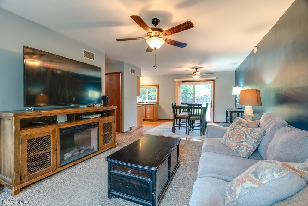 2485 Graham Road Stow, OH 44224 - Photo 8 of 25 Open living, dinind and kitchen
