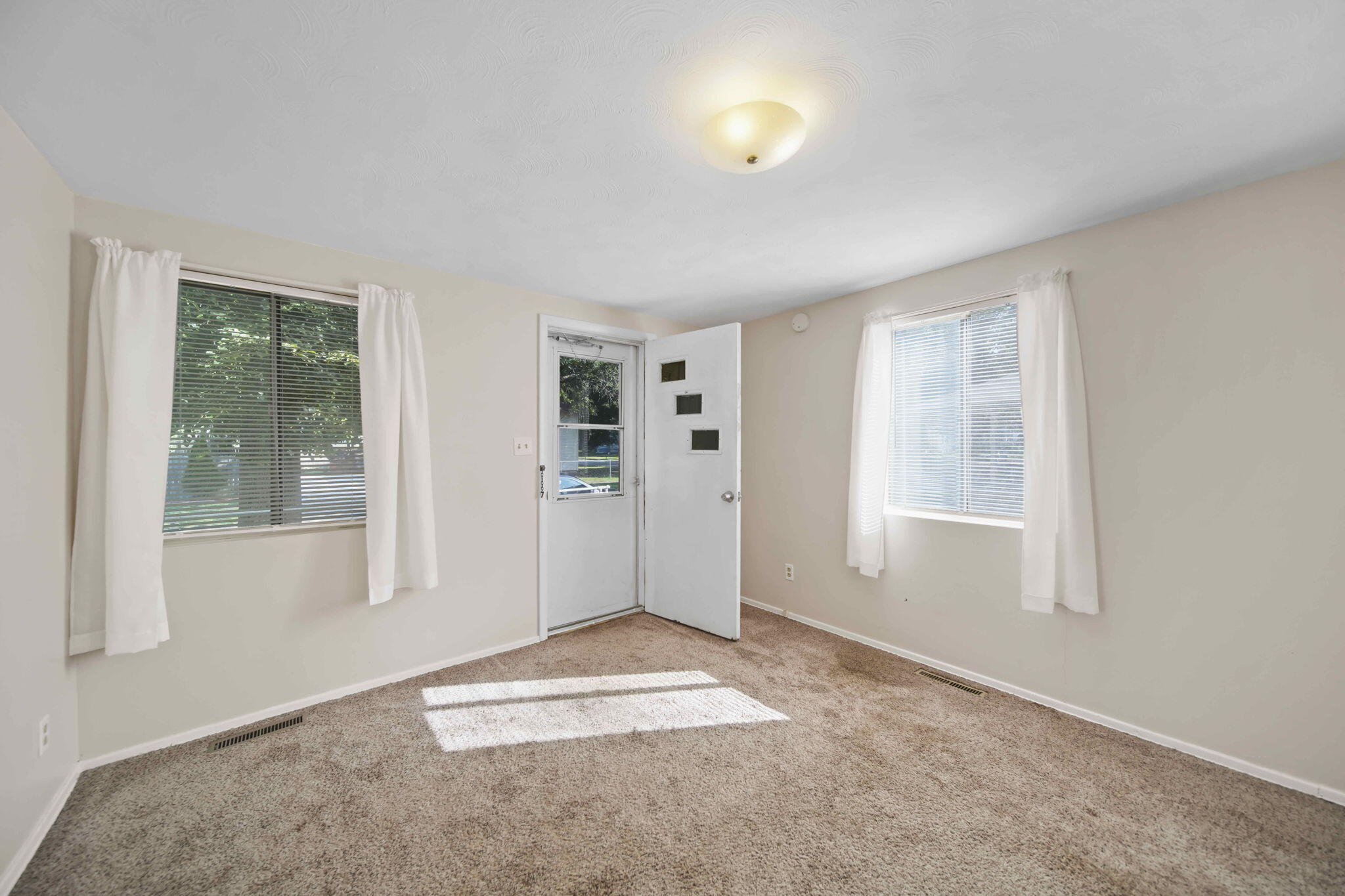 413 Quarry Street Jackson, MI 49201 - Photo 13 of 32 3-web-or-mls-DSC03991