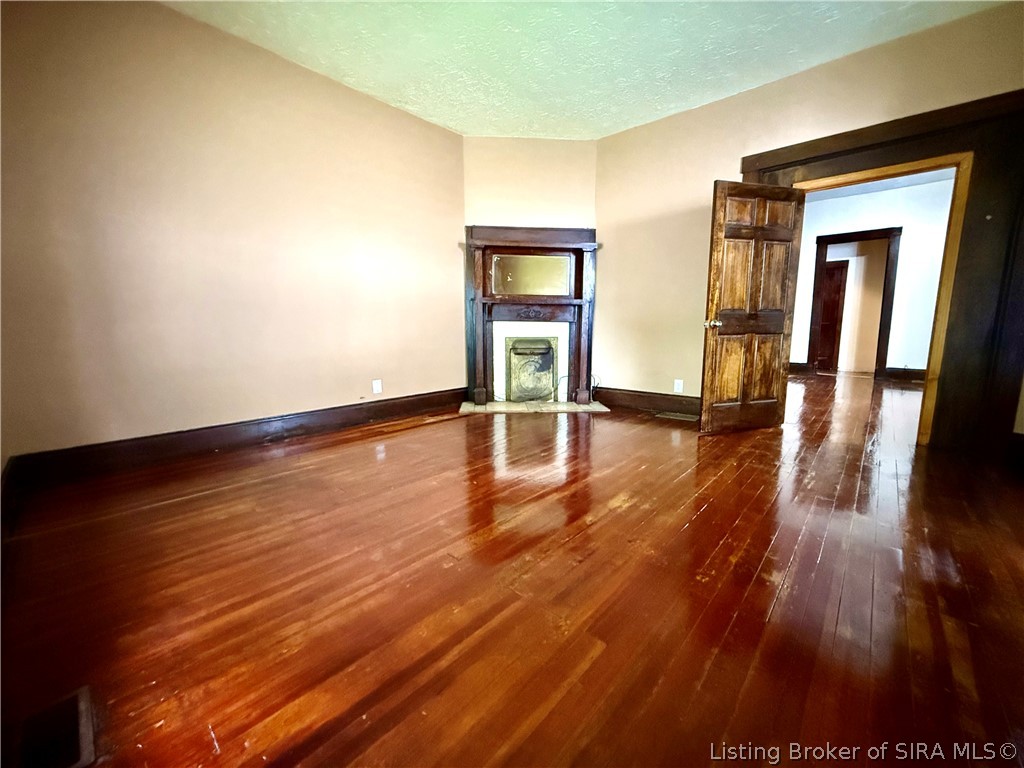 608 West Spring Street New Albany, IN 47150 - Photo 8 of 20