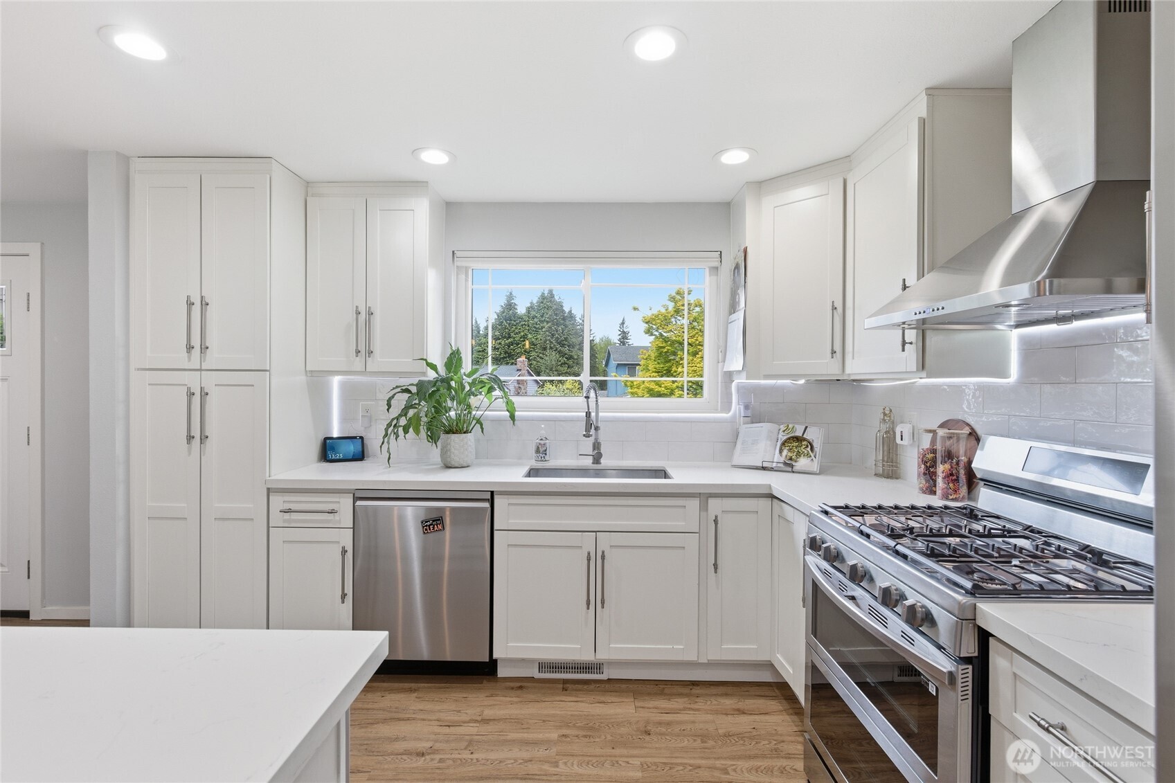 2713 Northeast 23rd Place Renton, WA 98056 - Photo 8 of 40