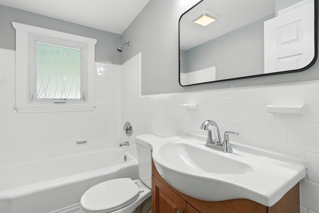 33 Park Road Lynn, MA 01904 - Photo 18 of 37 Gallery Image 18