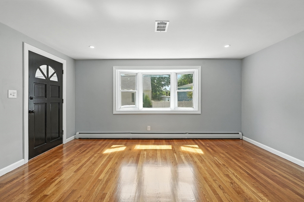 33 Park Road Lynn, MA 01904 - Photo 9 of 37 Gallery Image 9