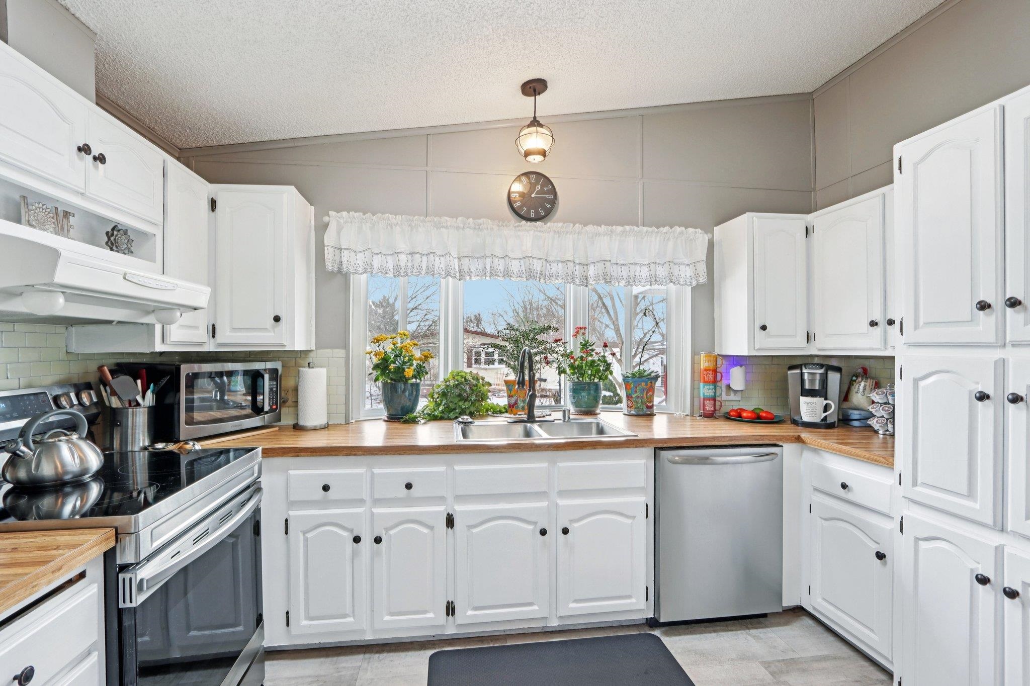 412 Oak Lodge Road Waterford, WI 53185 - Photo 17 of 42