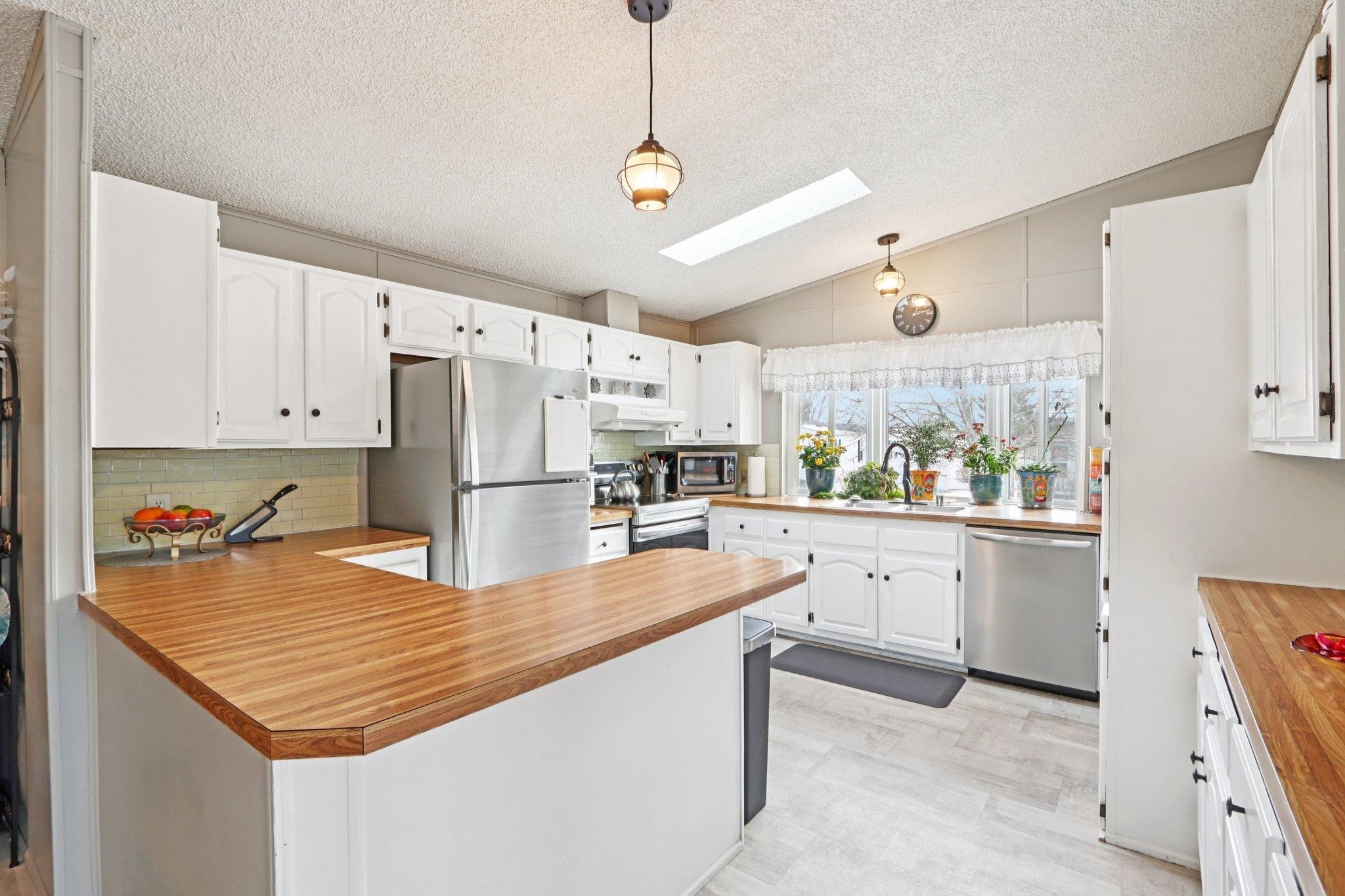 412 Oak Lodge Road Waterford, WI 53185 - Photo 2 of 42