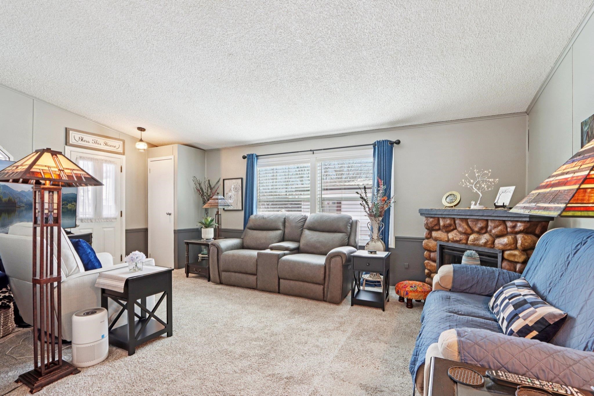 412 Oak Lodge Road Waterford, WI 53185 - Photo 3 of 42