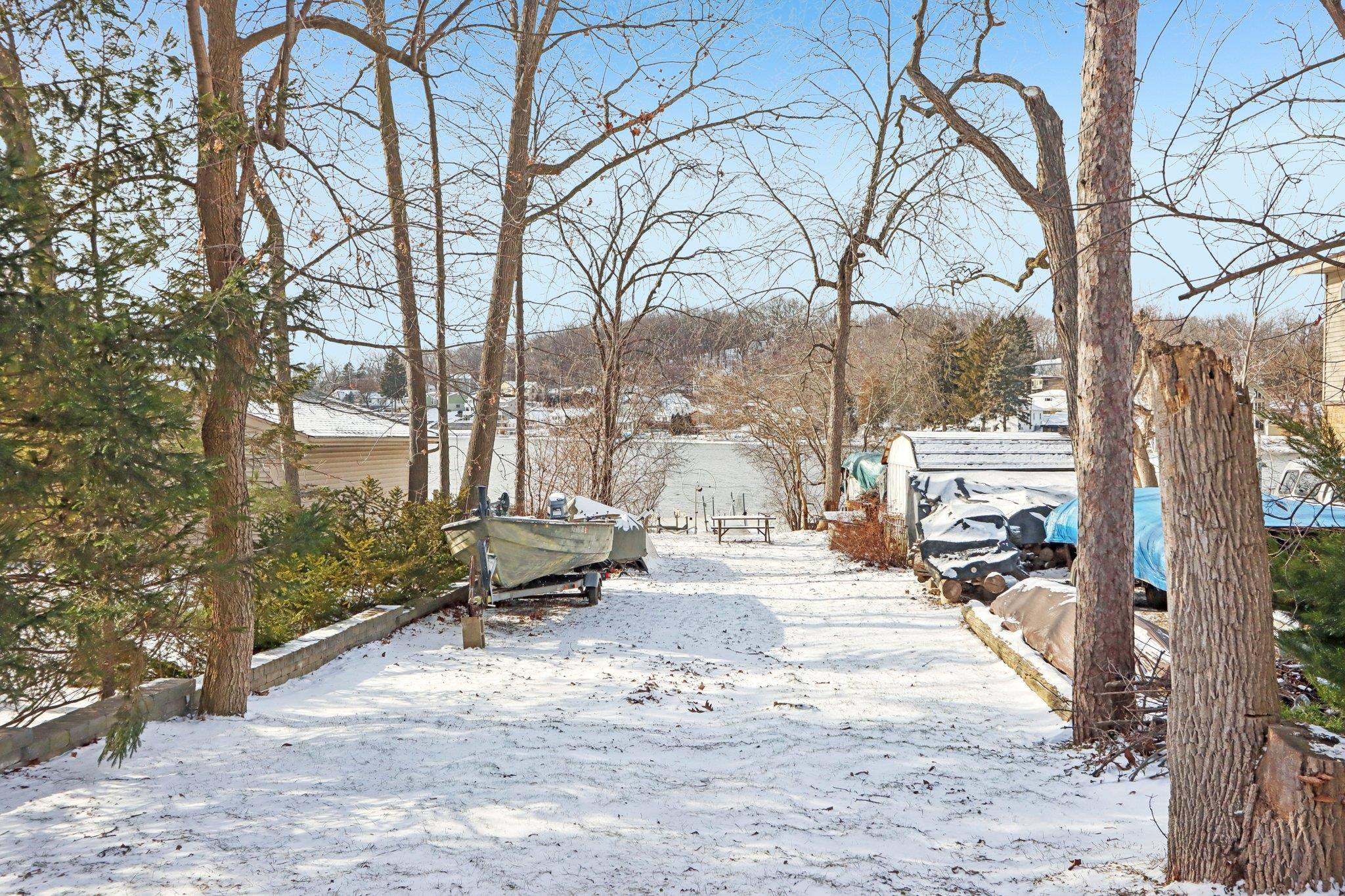 412 Oak Lodge Road Waterford, WI 53185 - Photo 6 of 42