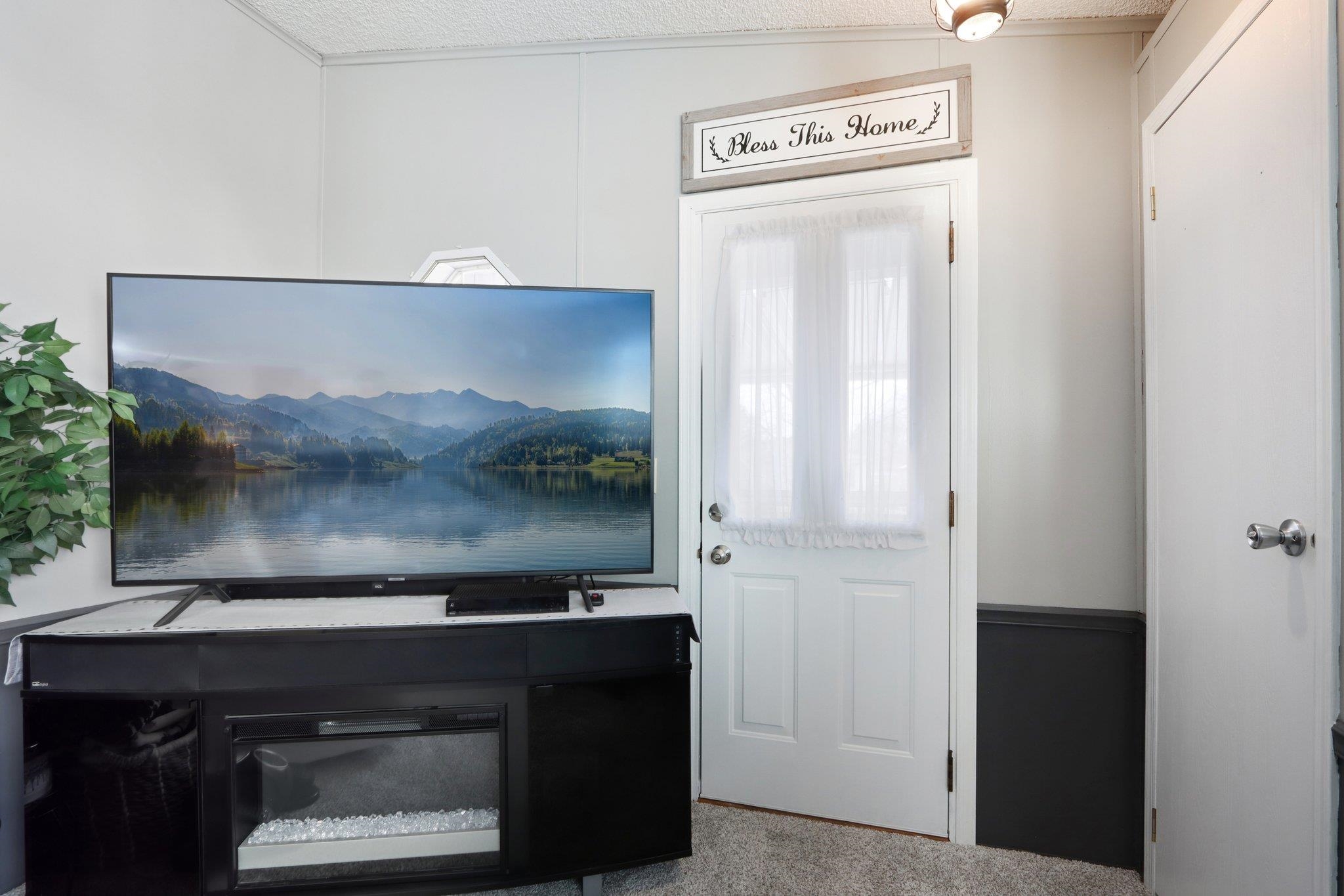 412 Oak Lodge Road Waterford, WI 53185 - Photo 8 of 42