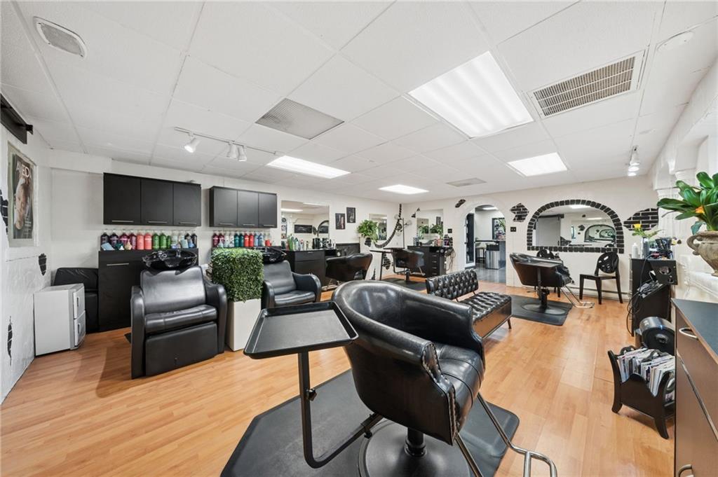 1154 Pittsburgh Road Valencia, PA 16059 - Photo 4 of 37 Beauty Shop