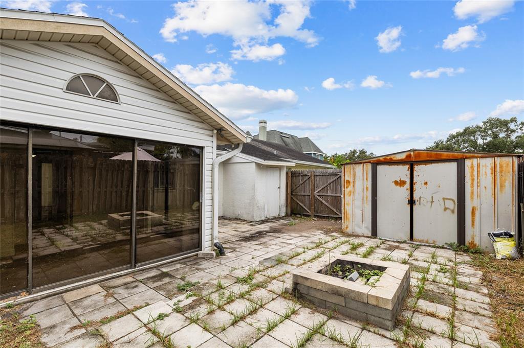 2196 Bell Cheer Drive Clearwater, FL 33764 - Photo 49 of 55 a backyard of a house