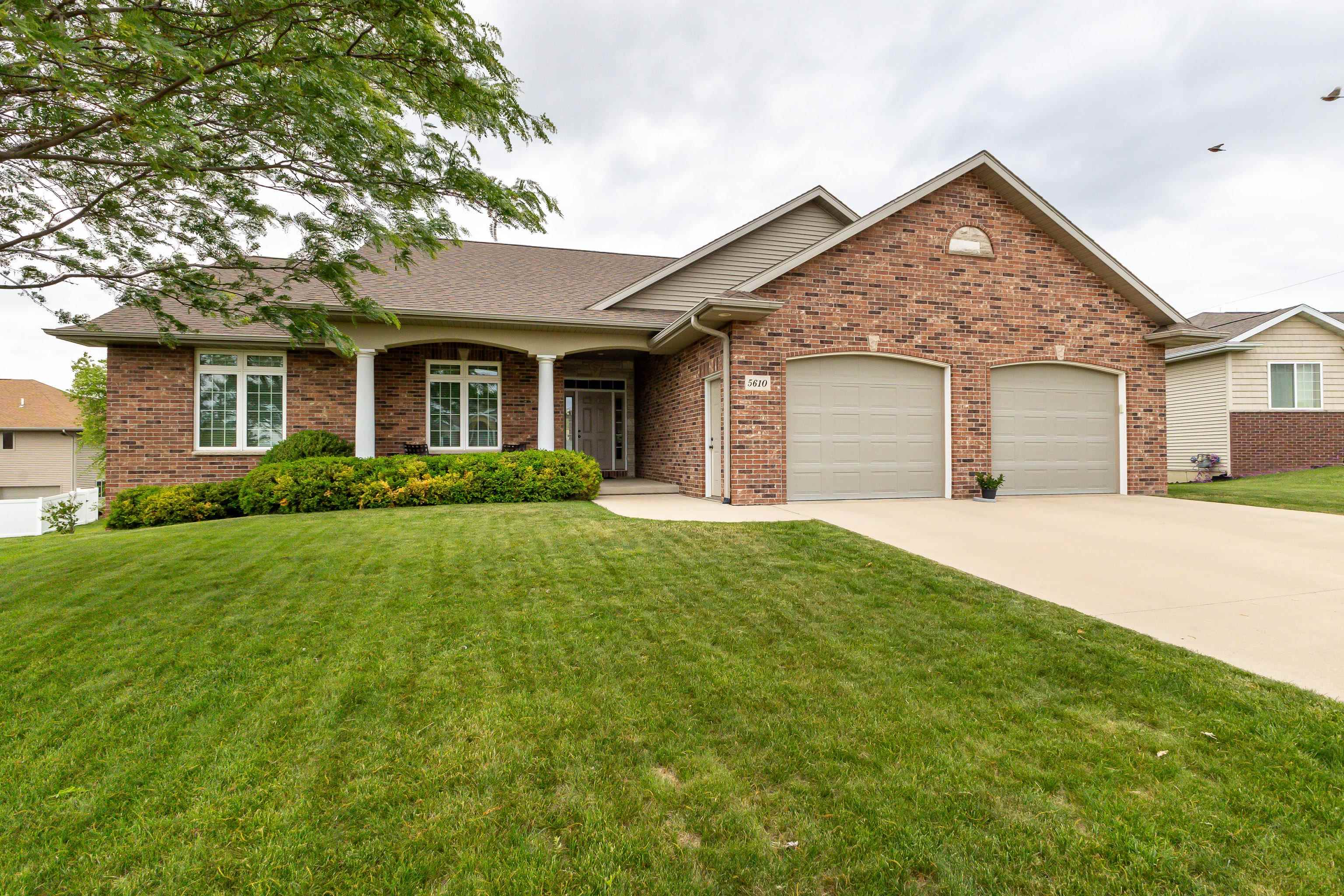 5610 Clay Ridge Drive Dubuque, IA 52002 - Photo 1 of 42 Gallery Image 1