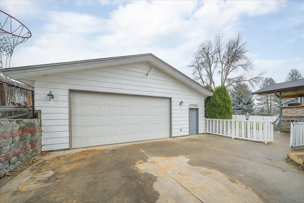 $849,000 | 513 East Silver Pines Court, Colbert, WA 99005