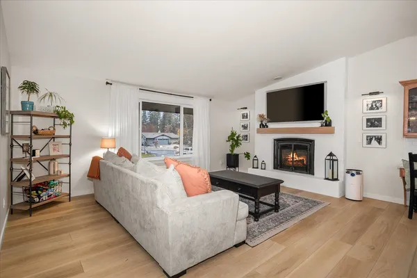 $849,000 | 513 East Silver Pines Court, Colbert, WA 99005