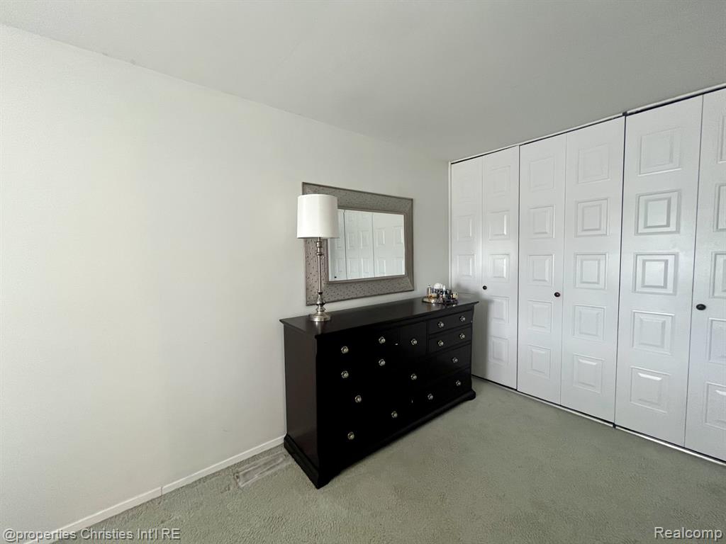 23672 North Rockledge Novi, MI 48375 - Photo 14 of 22