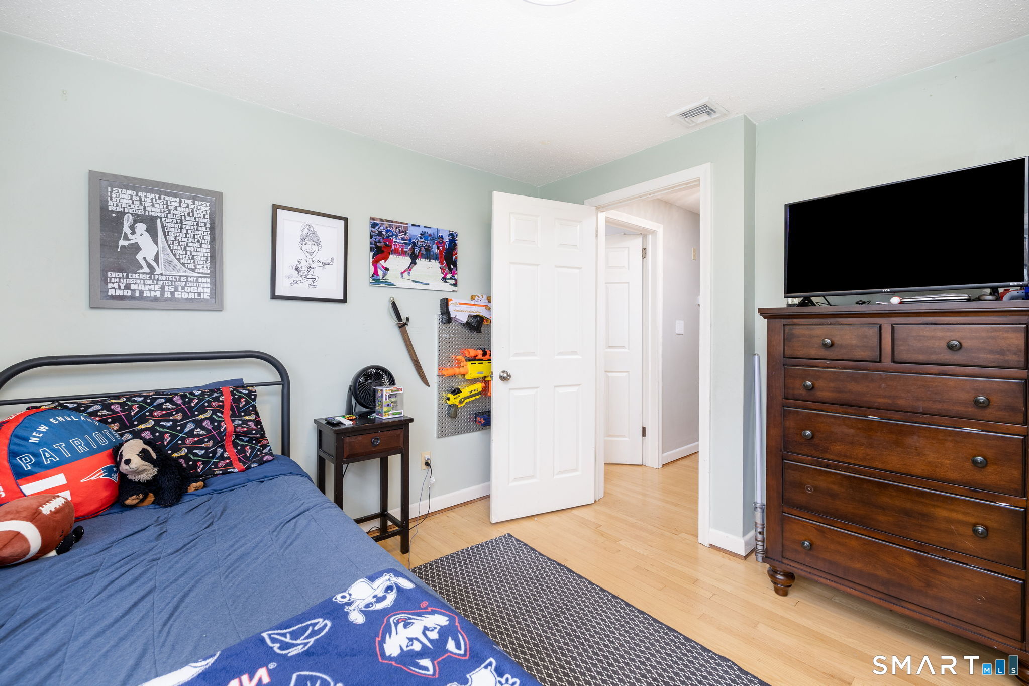 249 Dale Road Wethersfield, CT 06109 - Photo 18 of 36