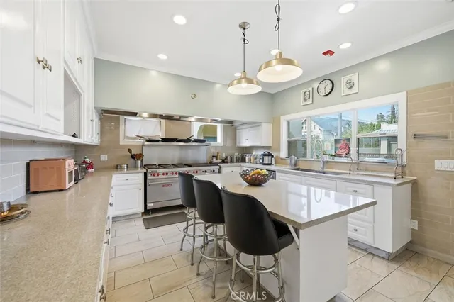 $2,300,000 | 3741 West 27th Street, Los Angeles, CA 90018