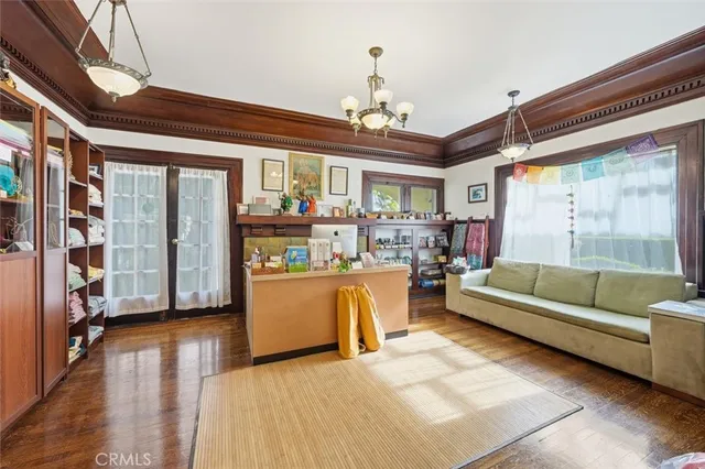 $2,300,000 | 3741 West 27th Street, Los Angeles, CA 90018