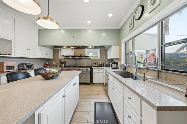 $2,300,000 | 3741 West 27th Street, Los Angeles, CA 90018