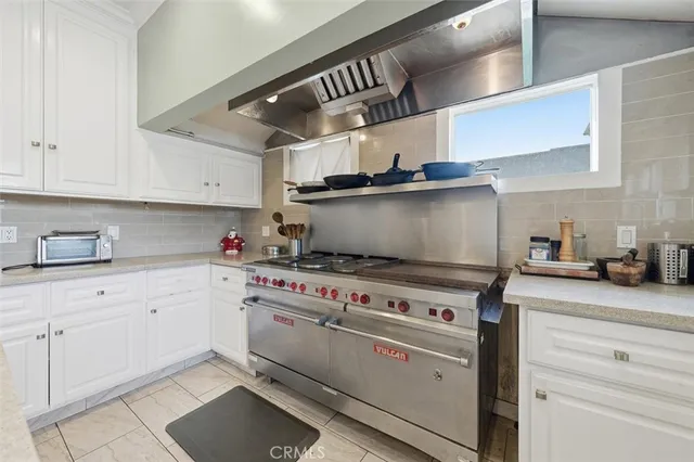 $2,300,000 | 3741 West 27th Street, Los Angeles, CA 90018