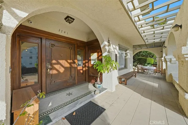 $2,300,000 | 3741 West 27th Street, Los Angeles, CA 90018