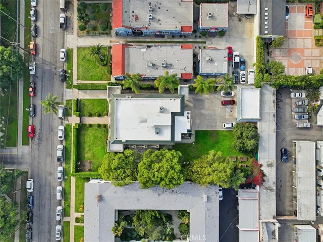 $2,300,000 | 3741 West 27th Street, Los Angeles, CA 90018