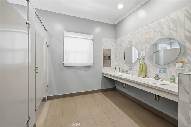 $2,300,000 | 3741 West 27th Street, Los Angeles, CA 90018