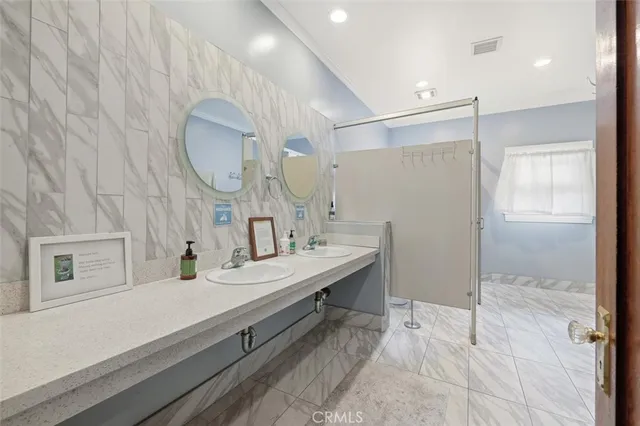 $2,300,000 | 3741 West 27th Street, Los Angeles, CA 90018