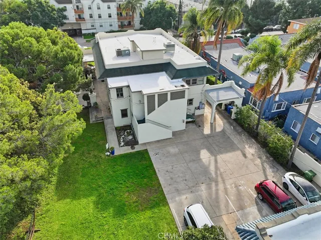 $2,300,000 | 3741 West 27th Street, Los Angeles, CA 90018