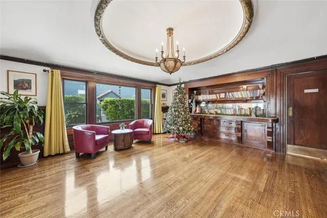 $2,300,000 | 3741 West 27th Street, Los Angeles, CA 90018