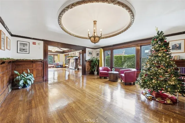 $2,300,000 | 3741 West 27th Street, Los Angeles, CA 90018