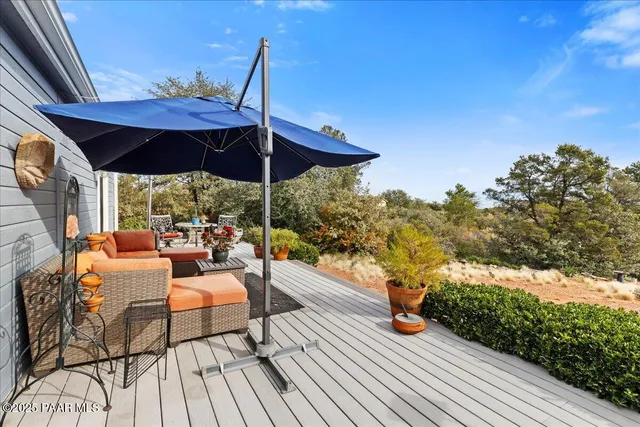 a view of outdoor space yard deck and patio